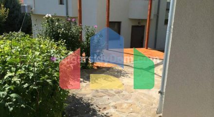 Будинок в Алмонд Хілл Віллас