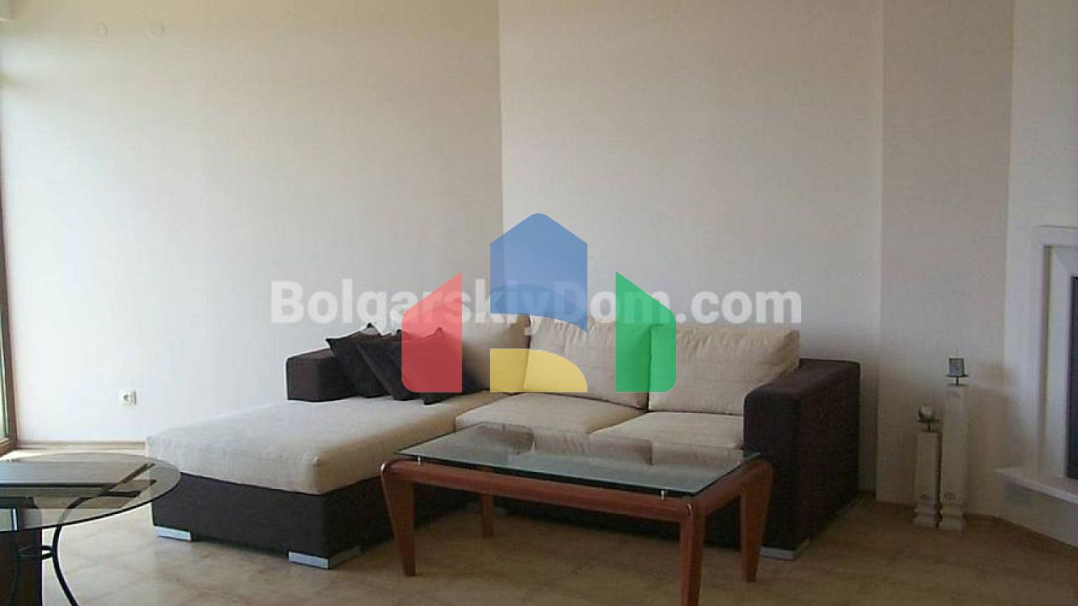 Будинок в Алмонд Хілл Віллас