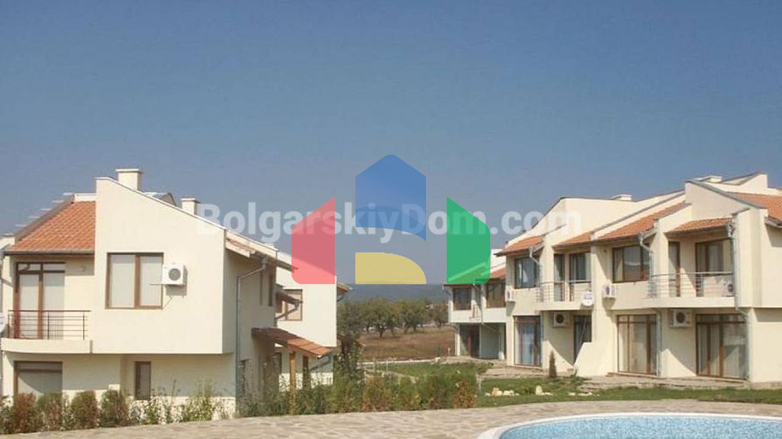 Будинок в Алмонд Хілл Віллас