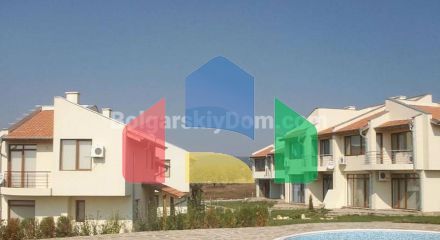 Будинок в Алмонд Хілл Віллас