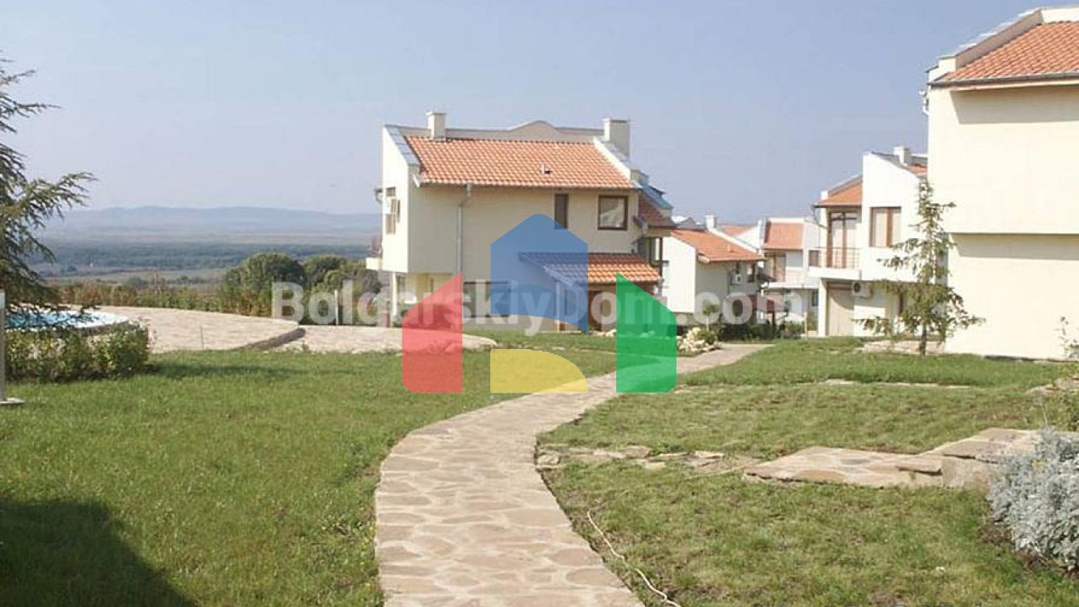 Будинок в Алмонд Хілл Віллас