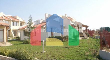 Будинок в Алмонд Хілл Віллас