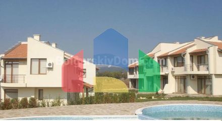 Будинок в Алмонд Хілл Віллас