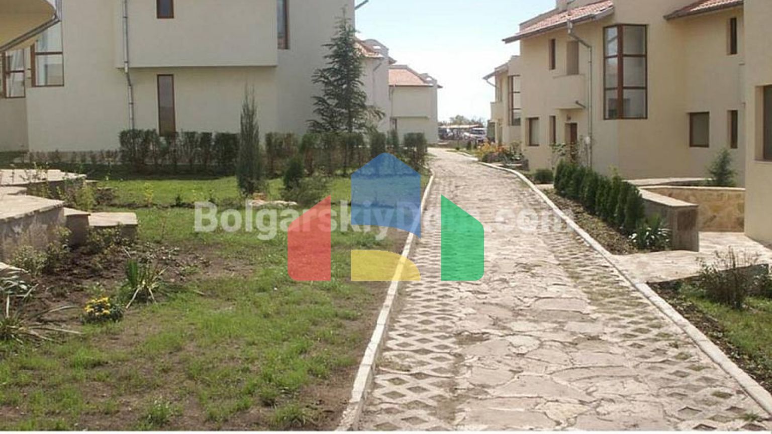 Будинок в Алмонд Хілл Віллас