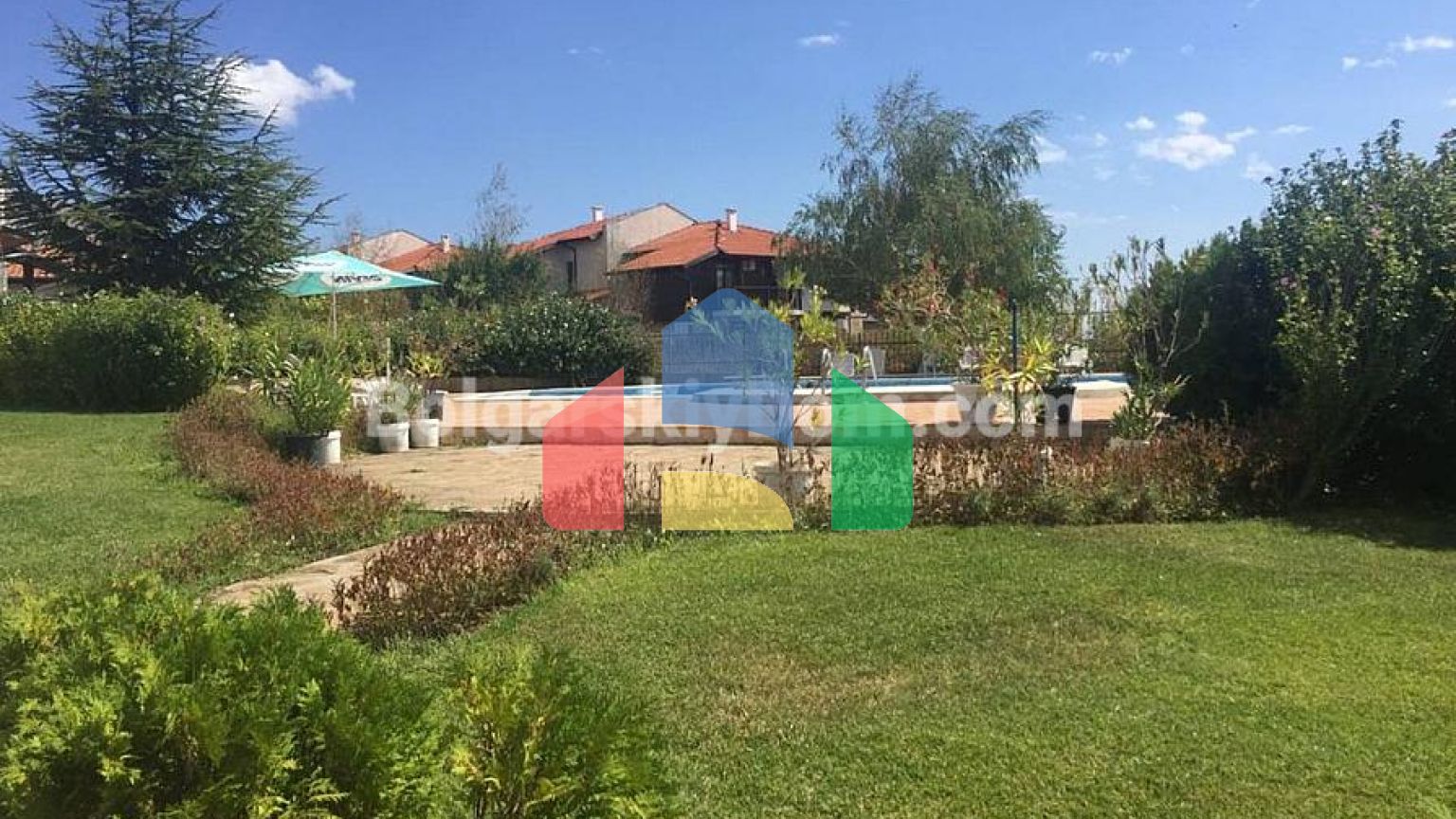 Будинок в Алмонд Хілл Віллас