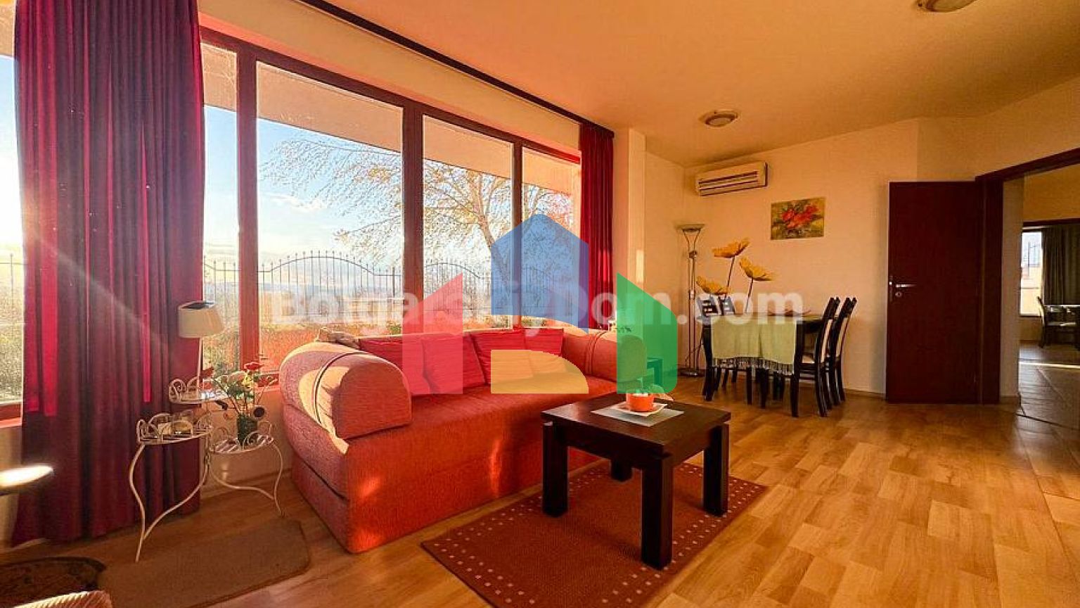 Чотирикімнатна квартира в Санні Хаус