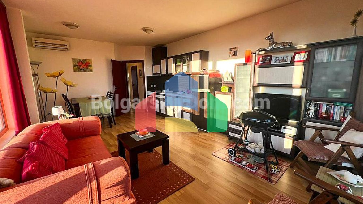 Чотирикімнатна квартира в Санні Хаус