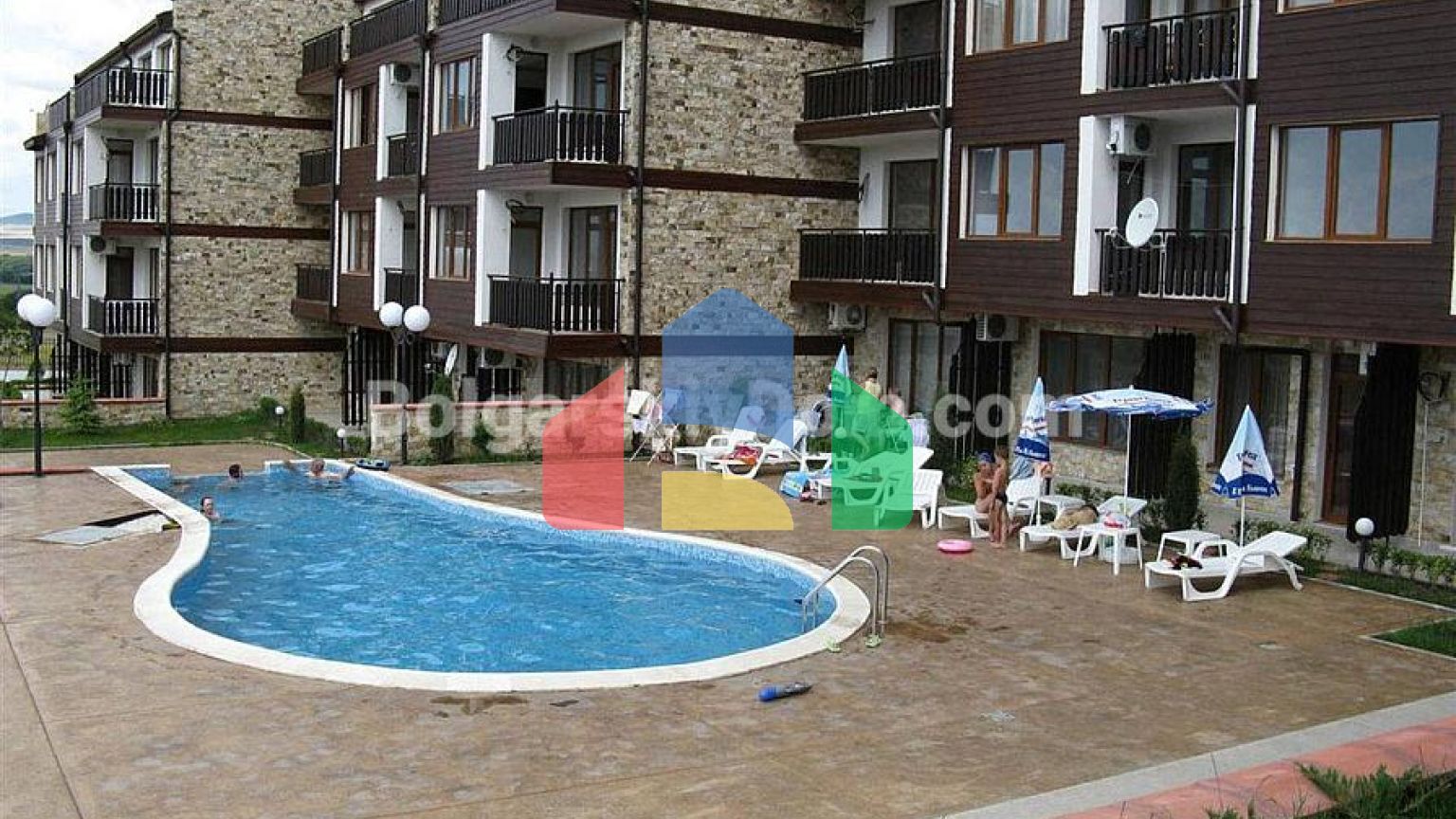 Чотирикімнатна квартира в Санні Хаус