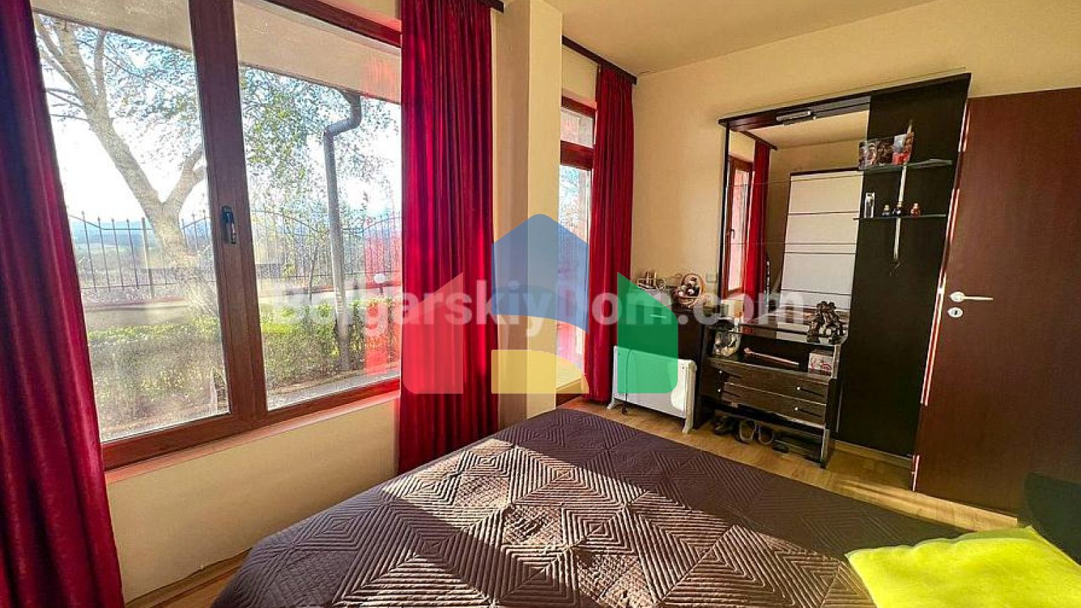 Чотирикімнатна квартира в Санні Хаус