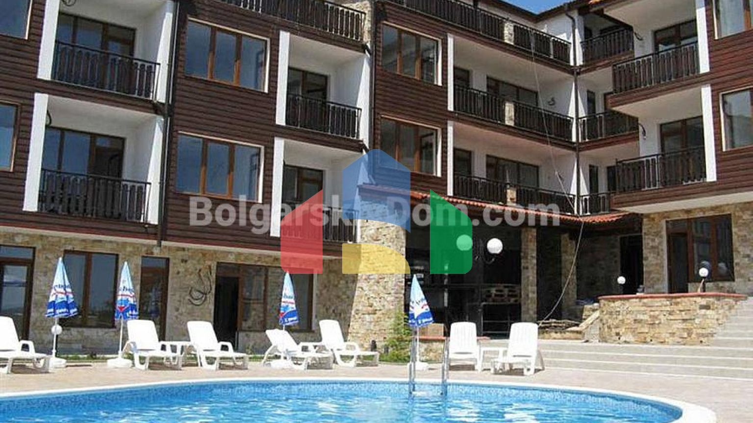 Чотирикімнатна квартира в Санні Хаус