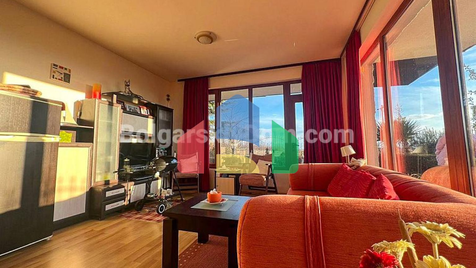 Чотирикімнатна квартира в Санні Хаус