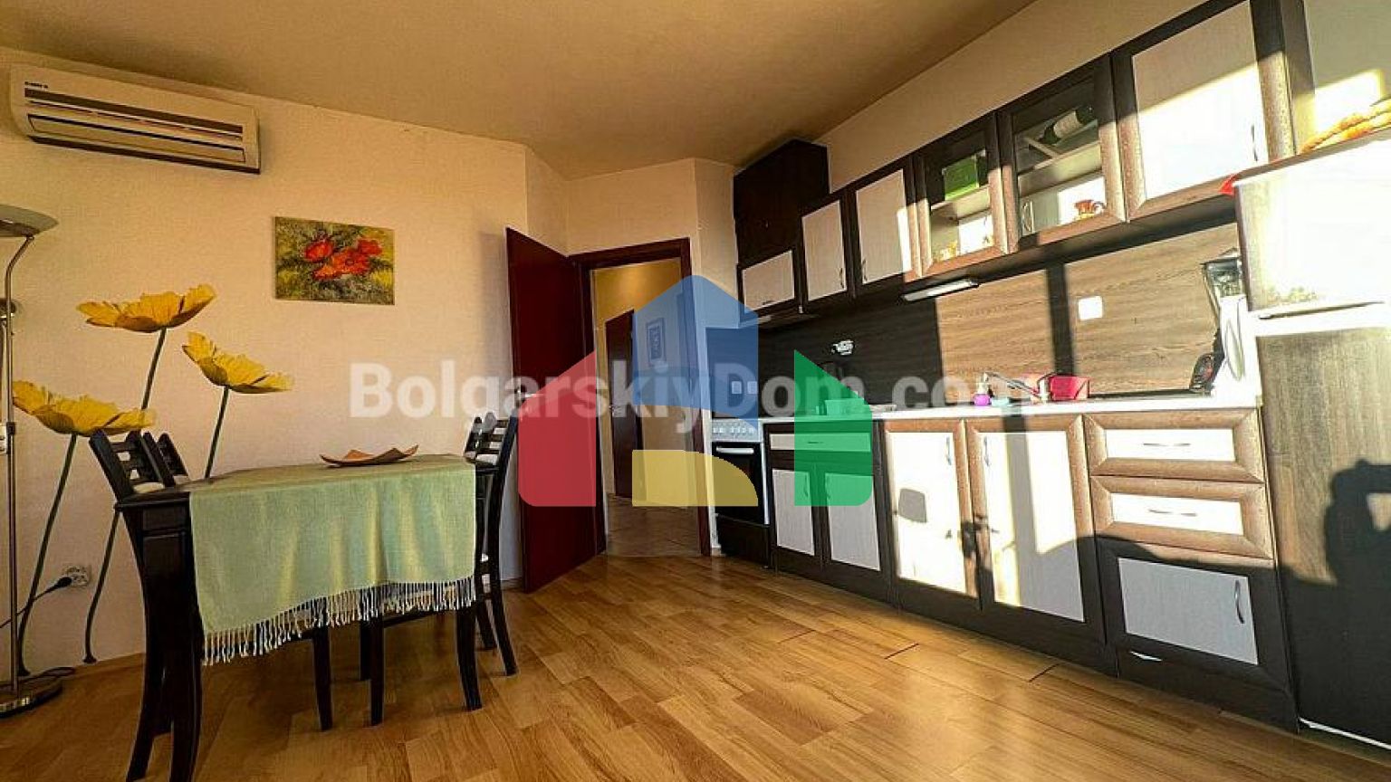 Чотирикімнатна квартира в Санні Хаус