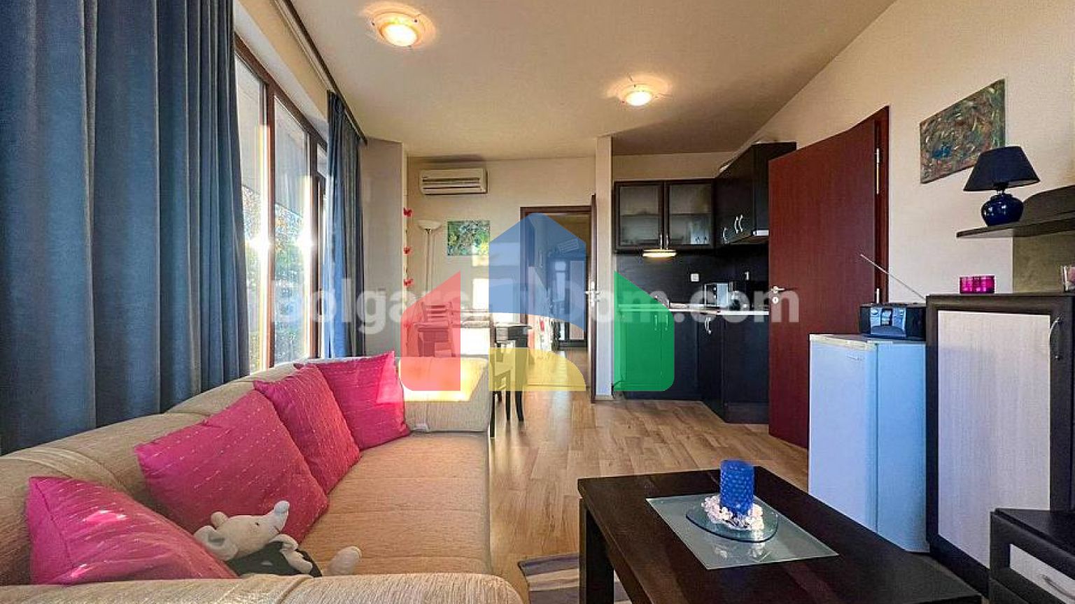 Чотирикімнатна квартира в Санні Хаус