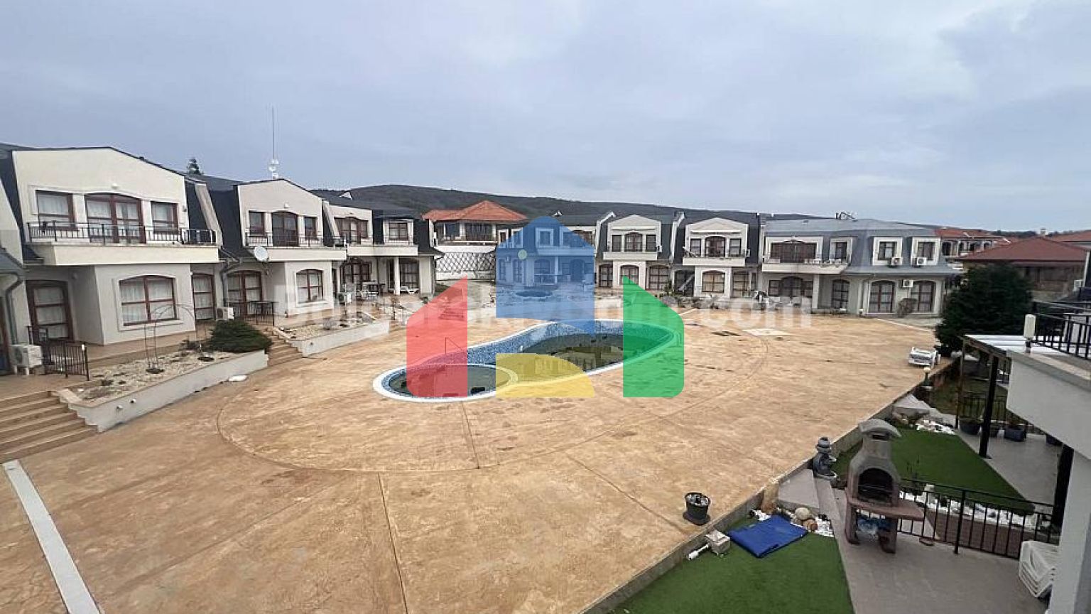 Трикімнатна квартира в Несебр В'ю