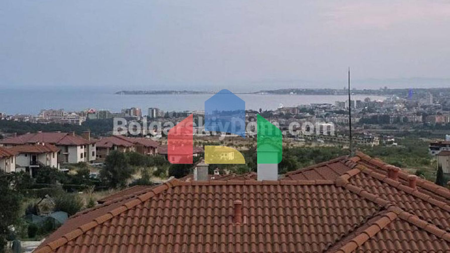 Трикімнатна квартира в Бей В'ю Віллас