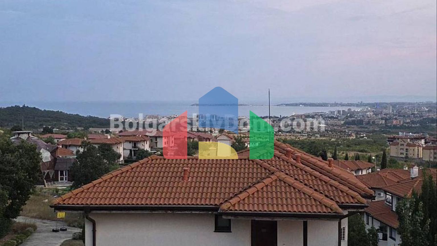 Трикімнатна квартира в Бей В'ю Віллас