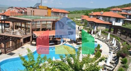 Трикімнатна квартира в Бей В'ю Віллас