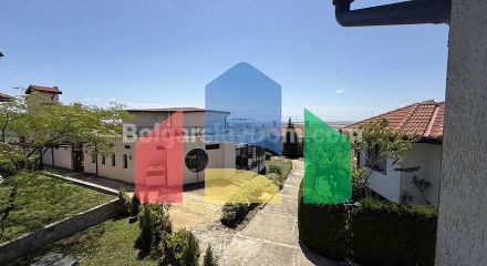 Трикімнатна квартира в Бей В'ю Віллас