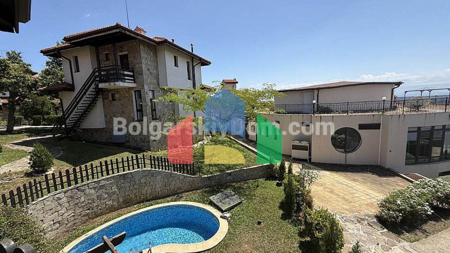 Трикімнатна квартира в Бей В'ю Віллас