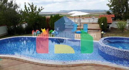 Дом в Кошарице