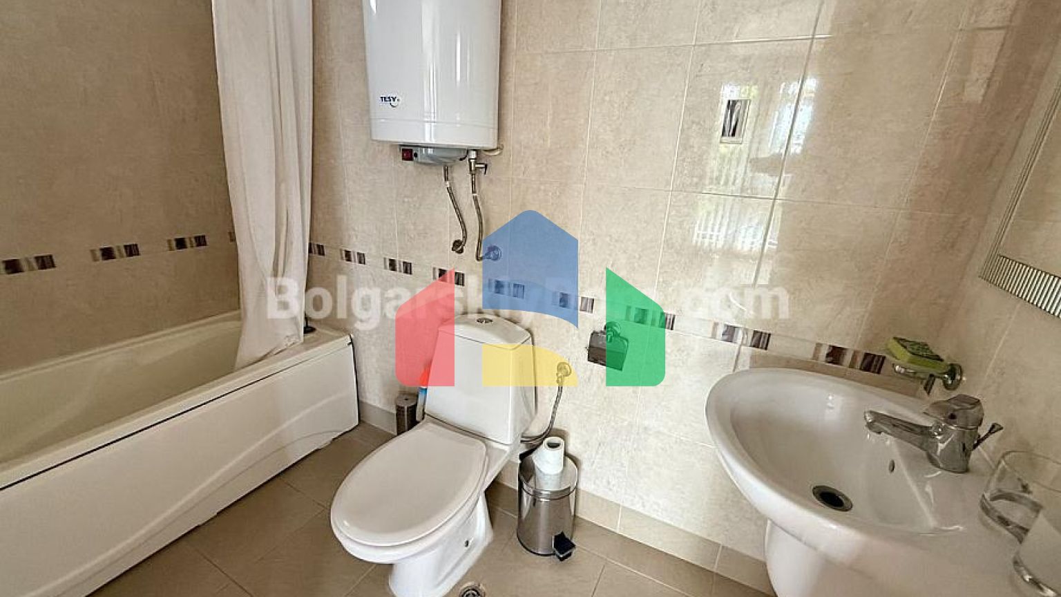 Трикімнатна квартира в Бей В'ю Віллас