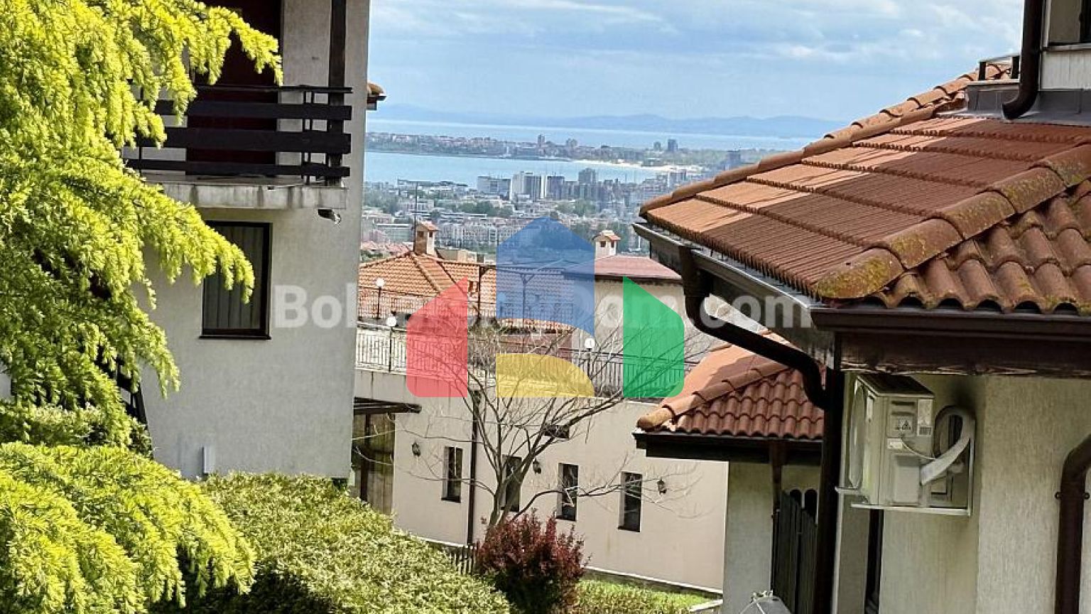 Трикімнатна квартира в Бей В'ю Віллас