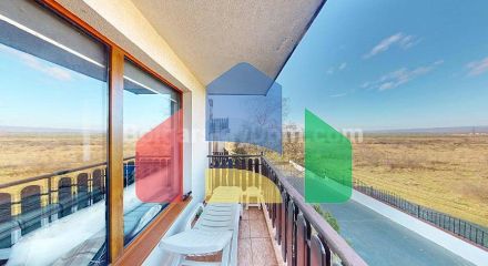 Трикімнатна квартира в Санні Хаус