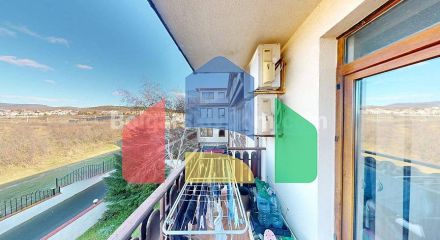 Трикімнатна квартира в Санні Хаус