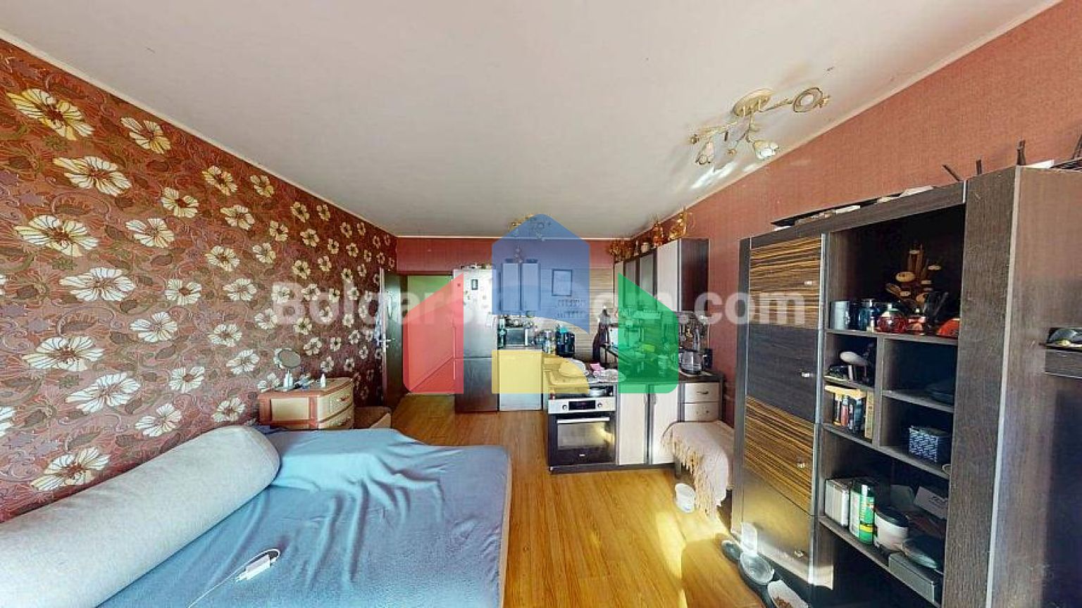 Трикімнатна квартира в Санні Хаус