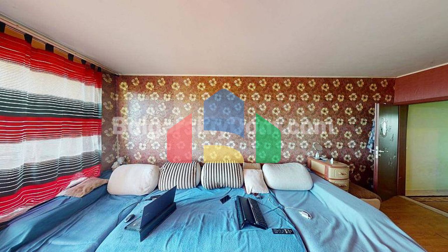 Трикімнатна квартира в Санні Хаус