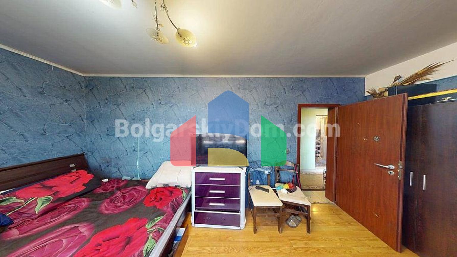 Трикімнатна квартира в Санні Хаус