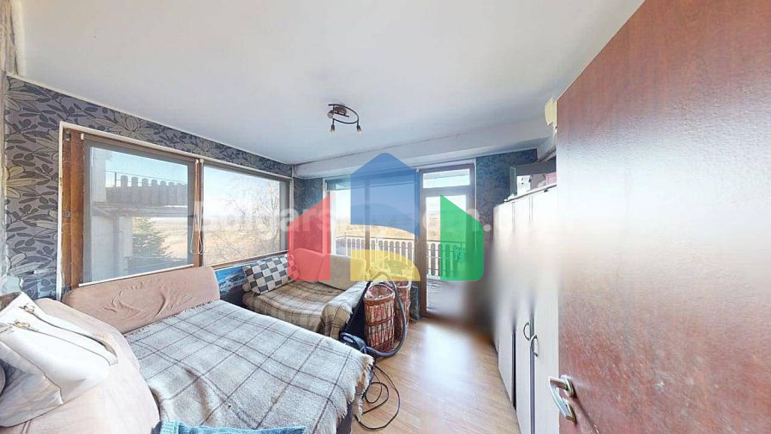 Трикімнатна квартира в Санні Хаус