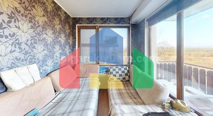 Трикімнатна квартира в Санні Хаус