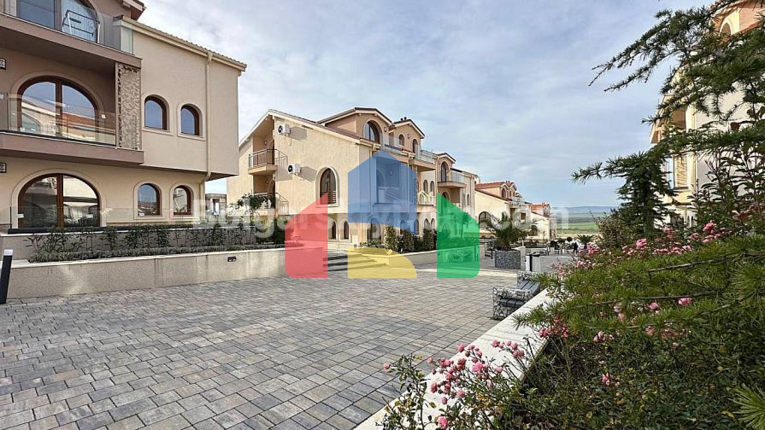 Двокімнатна квартира в Гранд Вілладж