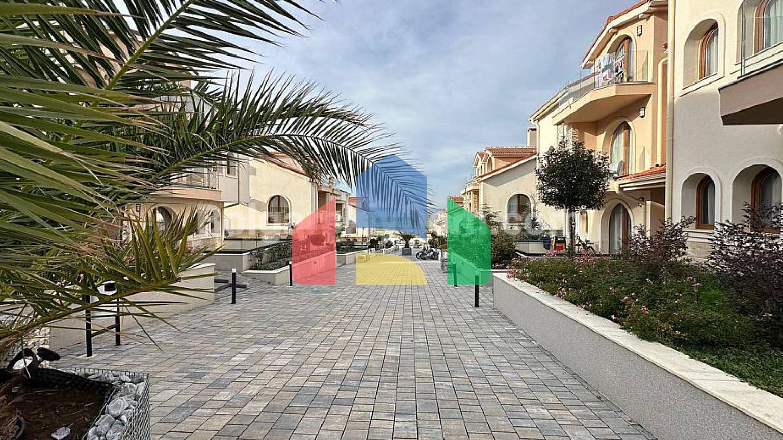 Двокімнатна квартира в Гранд Вілладж