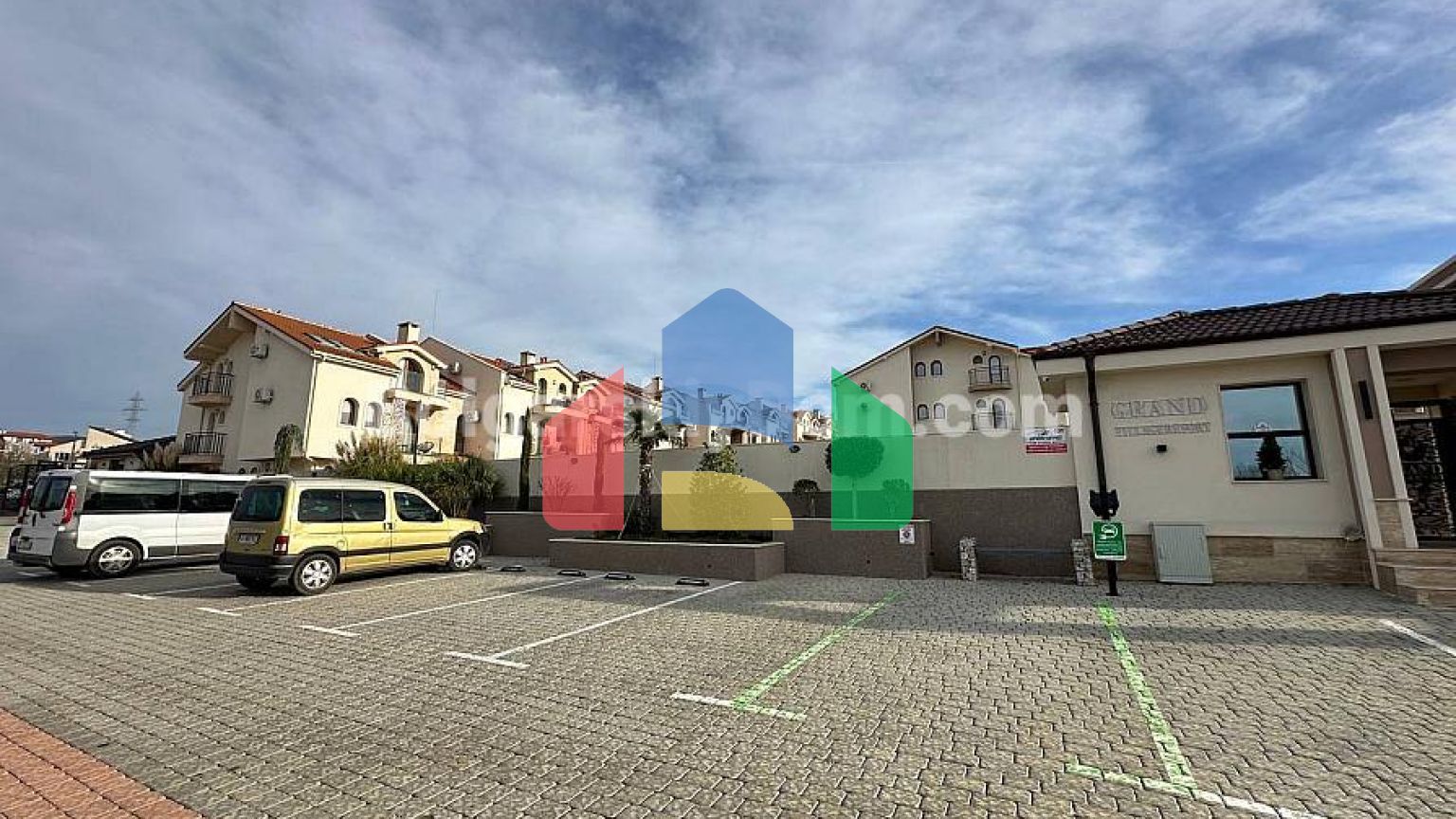 Двокімнатна квартира в Гранд Вілладж