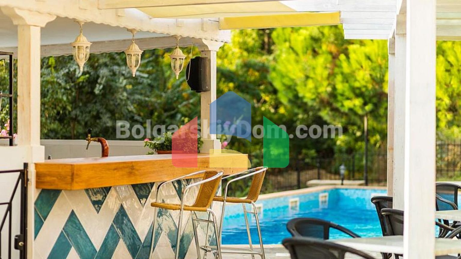 Обзор Клиф Бич