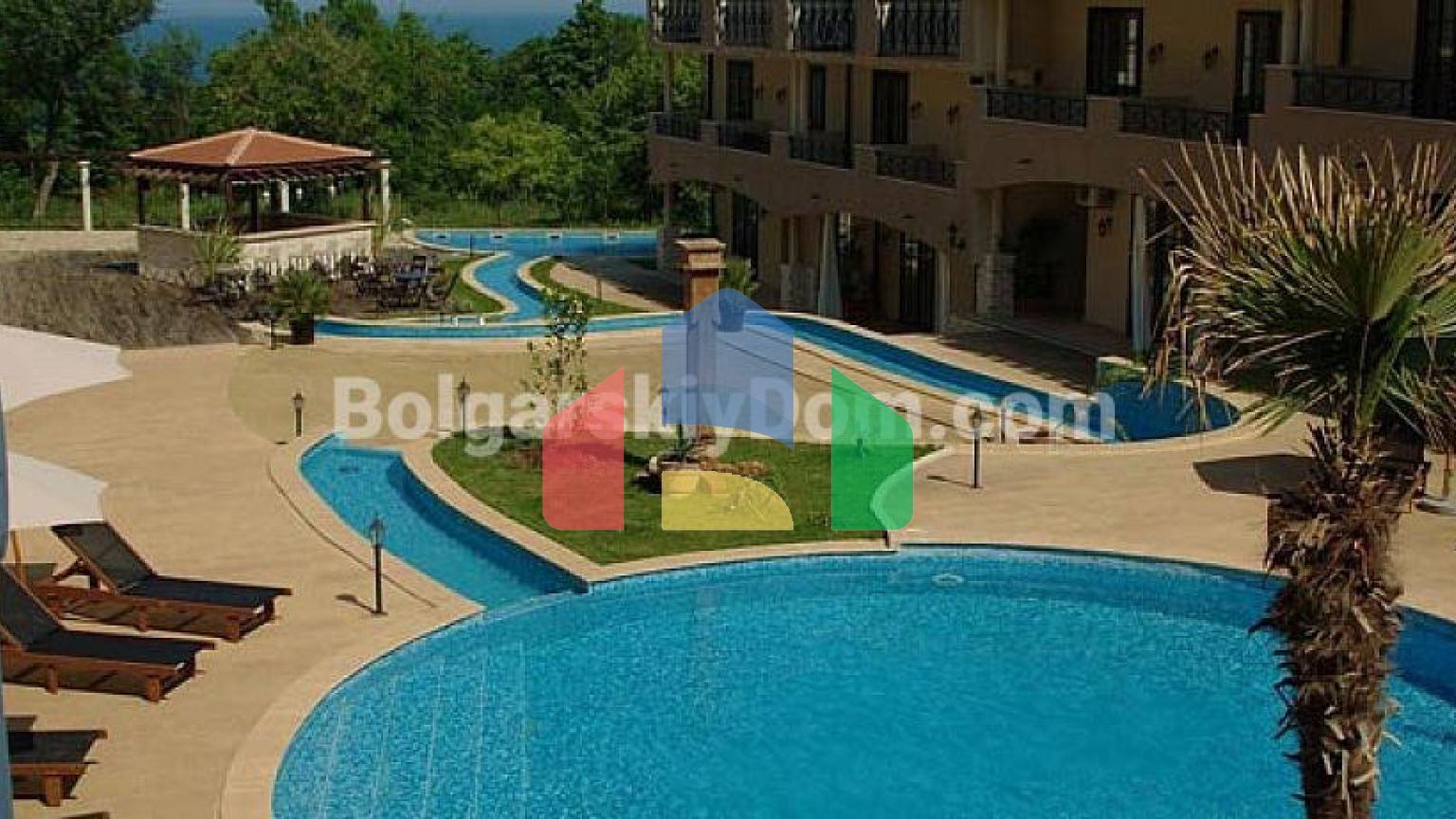 Обзор Клиф Бич