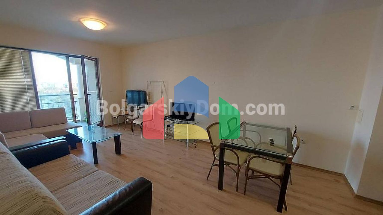 Трикімнатна квартира в Санрайз