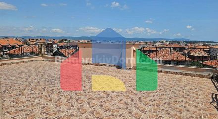 Чотирикімнатна квартира в Мелія 8