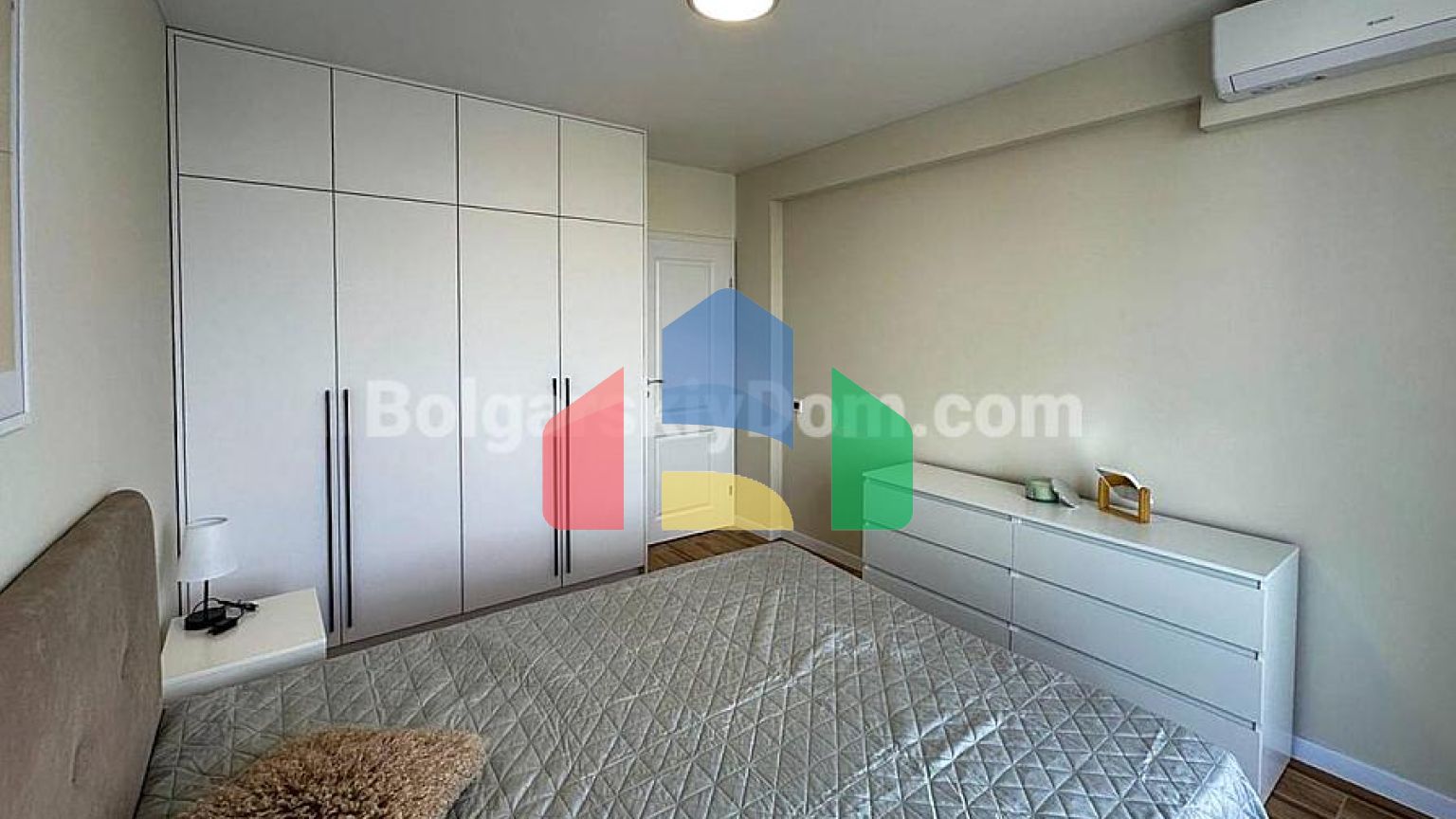 Трикімнатна квартира в Оазис