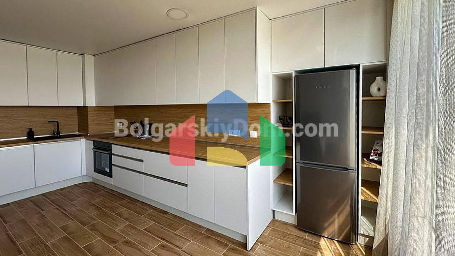 Трикімнатна квартира в Оазис