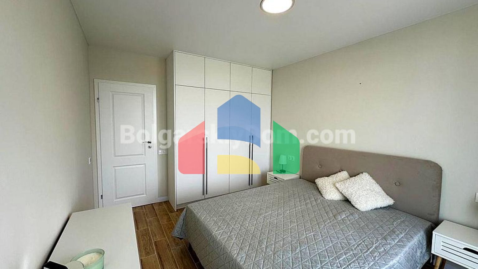 Трикімнатна квартира в Оазис