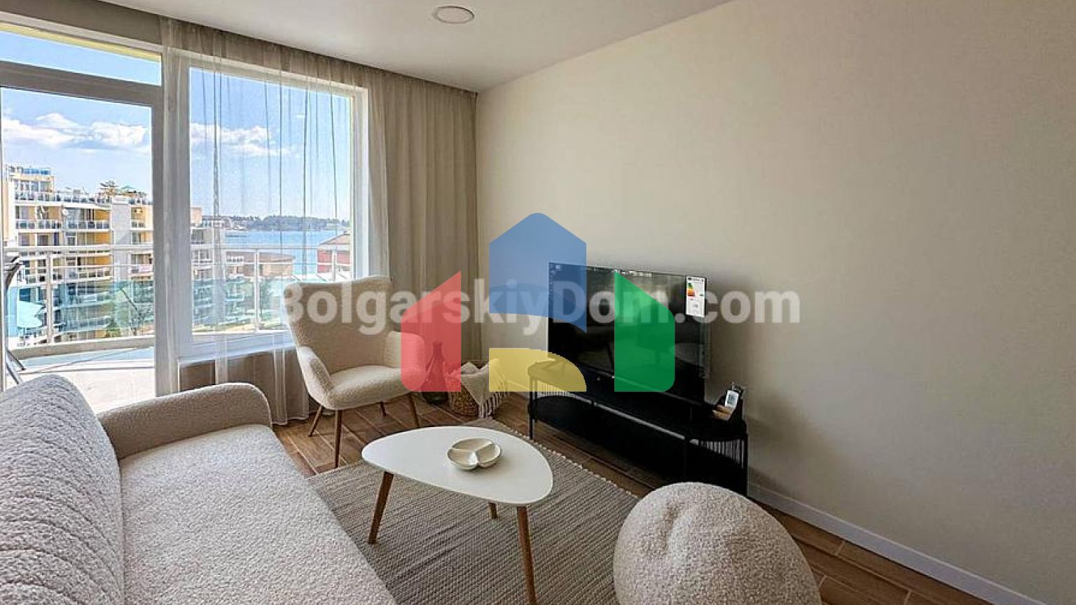 Трикімнатна квартира в Оазис