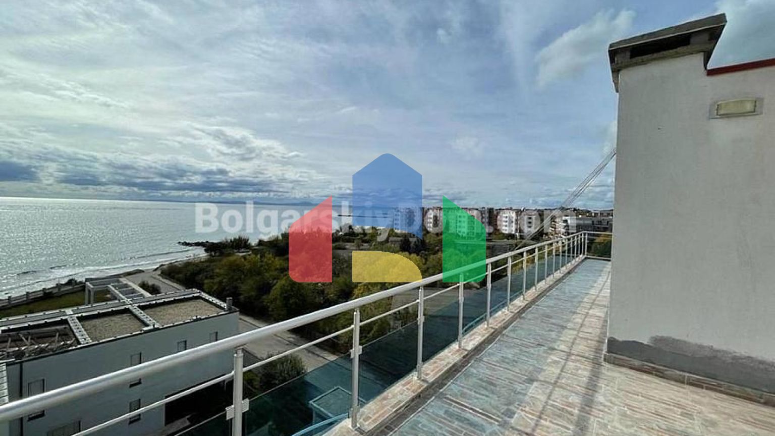 Трикімнатна квартира в Оазис