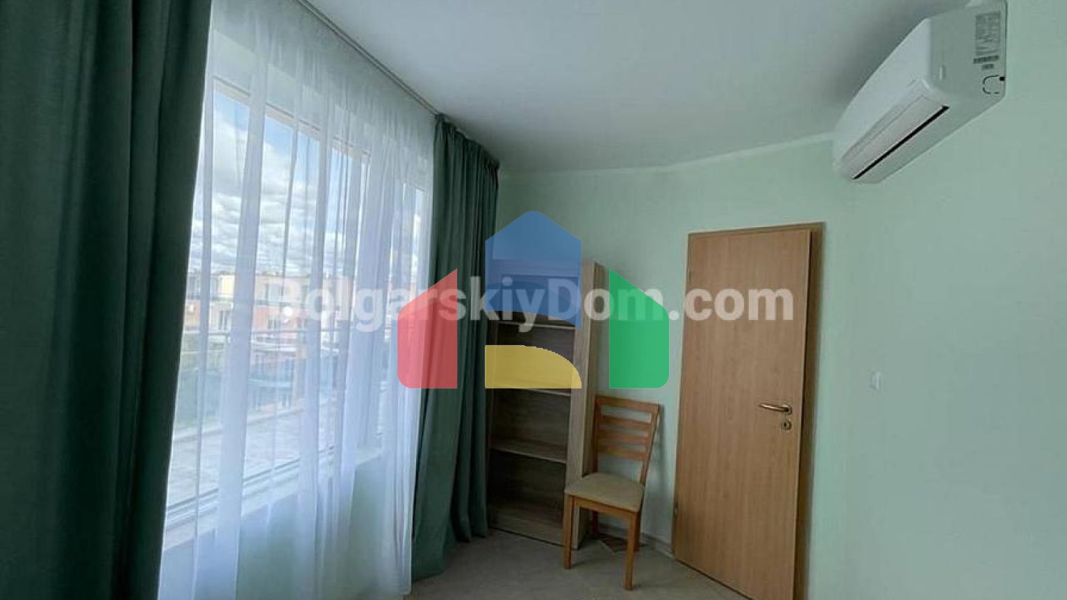 Трикімнатна квартира в Оазис