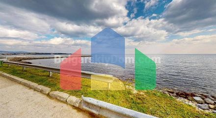 Трикімнатна квартира в Вілла Метара