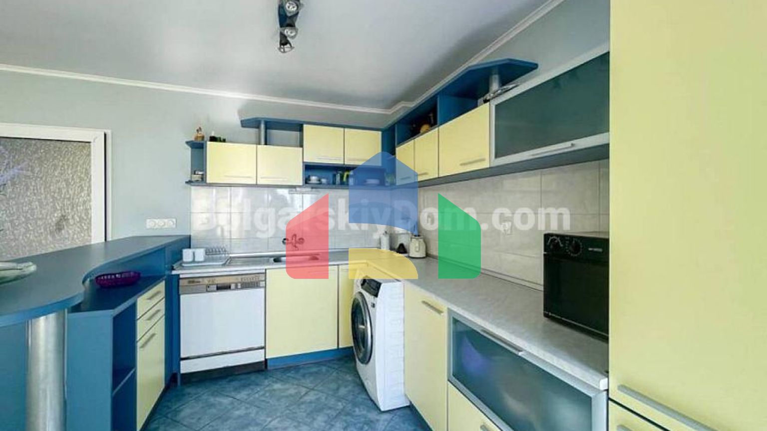 Чотирикімнатна квартира в Равді