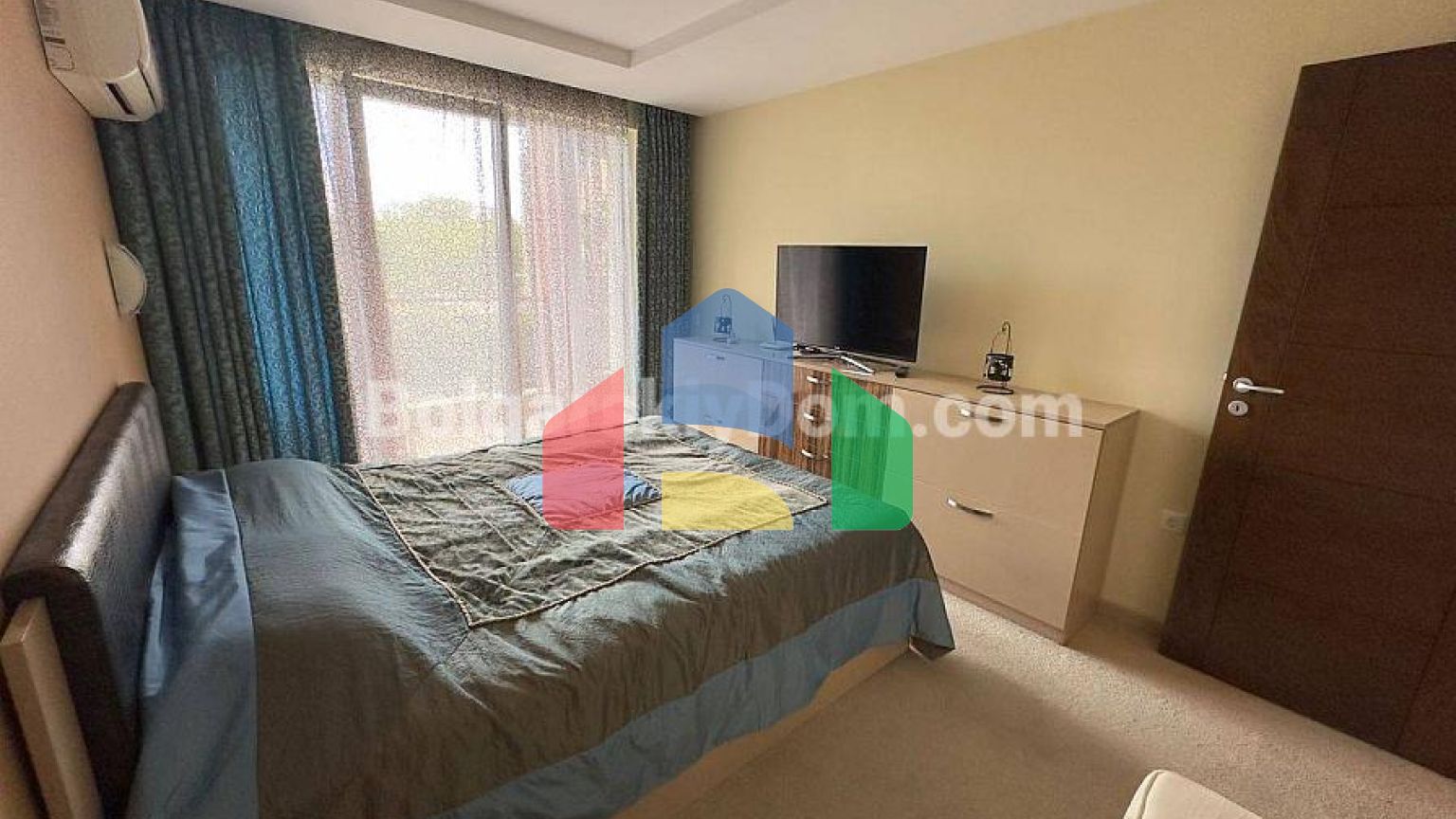 Трикімнатна квартира в Омега Резорт