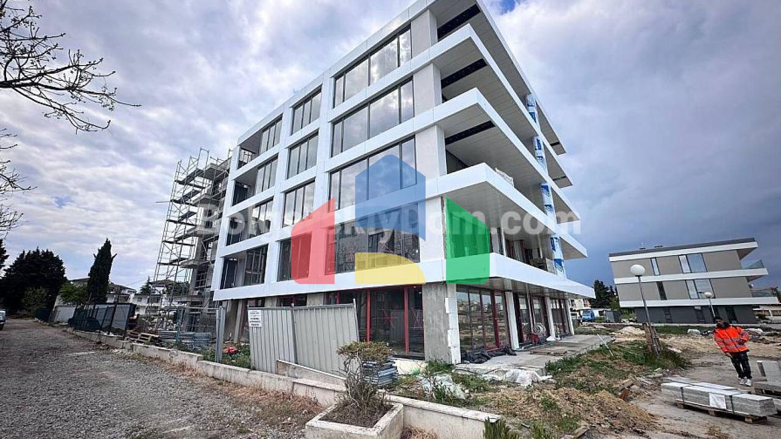 Трикімнатна квартира в Олімпія Резиденс